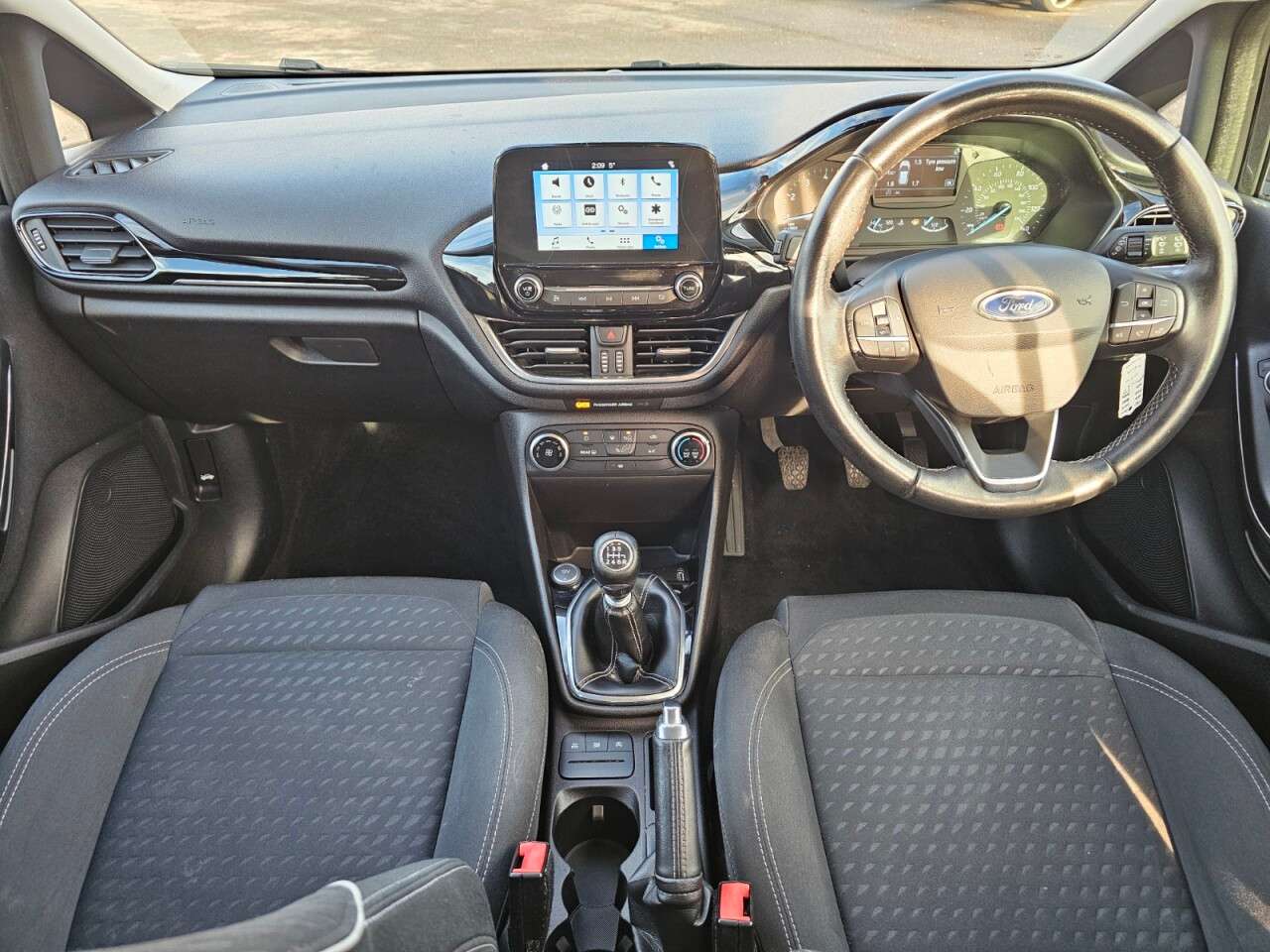 A 2017 FORD FIESTA 1.0T EcoBoost Zetec Hatchback 5dr Petrol Manual Euro 6 (s/s) (100 ps) 6 Mon A 2017 FORD FIESTA 1.0T EcoBoost Zetec Hatchback 5dr Petrol Manual Euro 6 (s/s) (100 ps) 6 Mon