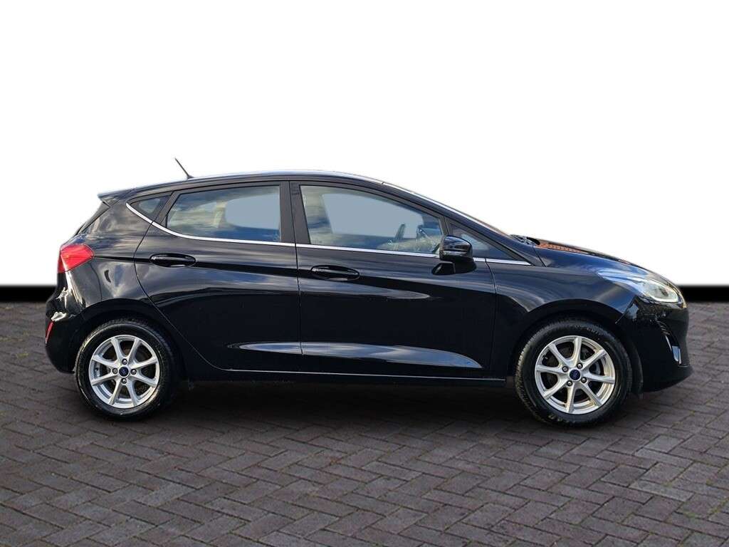 A 2017 FORD FIESTA 1.0T EcoBoost Zetec Hatchback 5dr Petrol Manual Euro 6 (s/s) (100 ps) 6 Mon A 2017 FORD FIESTA 1.0T EcoBoost Zetec Hatchback 5dr Petrol Manual Euro 6 (s/s) (100 ps) 6 Mon