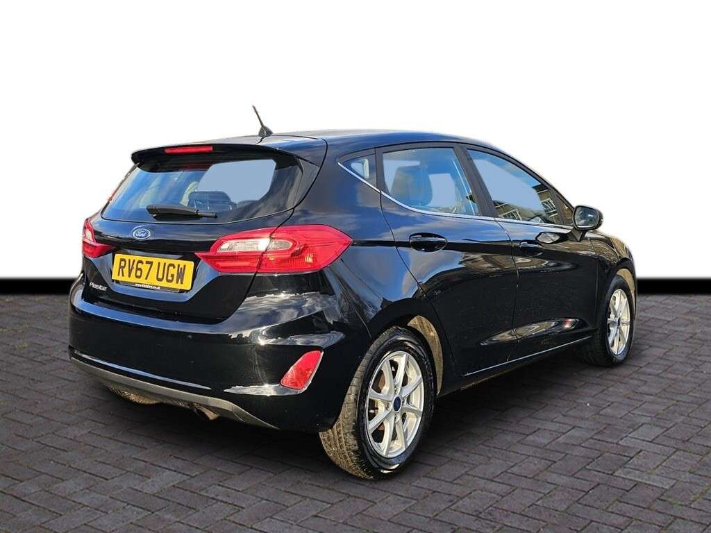 A 2017 FORD FIESTA 1.0T EcoBoost Zetec Hatchback 5dr Petrol Manual Euro 6 (s/s) (100 ps) 6 Mon A 2017 FORD FIESTA 1.0T EcoBoost Zetec Hatchback 5dr Petrol Manual Euro 6 (s/s) (100 ps) 6 Mon
