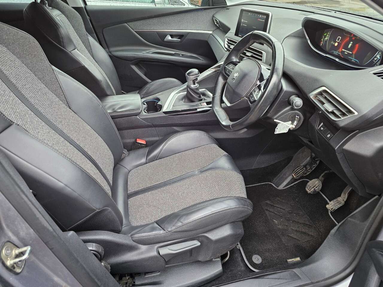 2017 PEUGEOT 3008 2017 PEUGEOT 3008