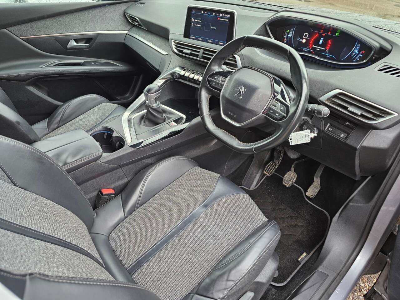 2017 PEUGEOT 3008 2017 PEUGEOT 3008