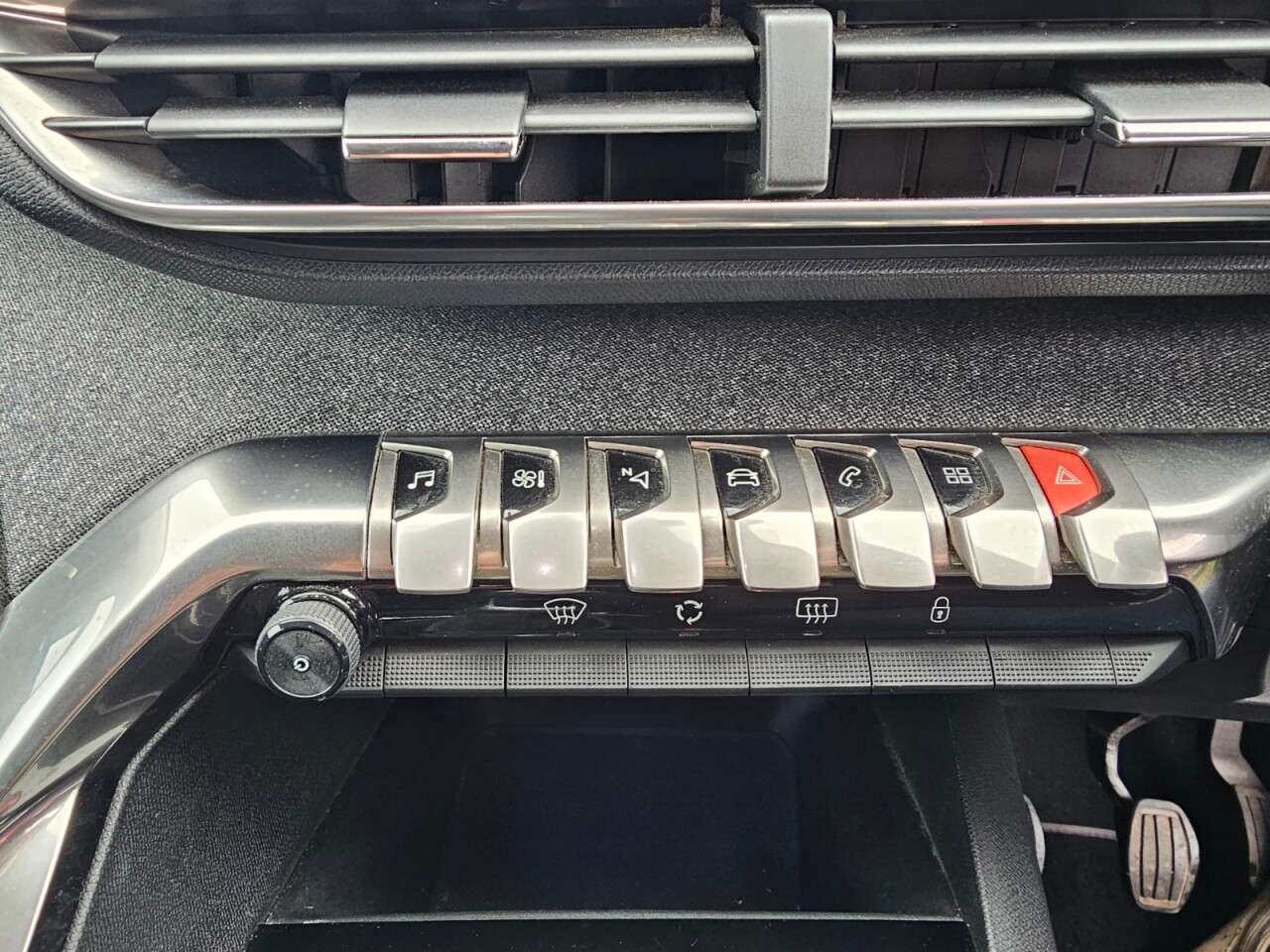 2017 PEUGEOT 3008 2017 PEUGEOT 3008