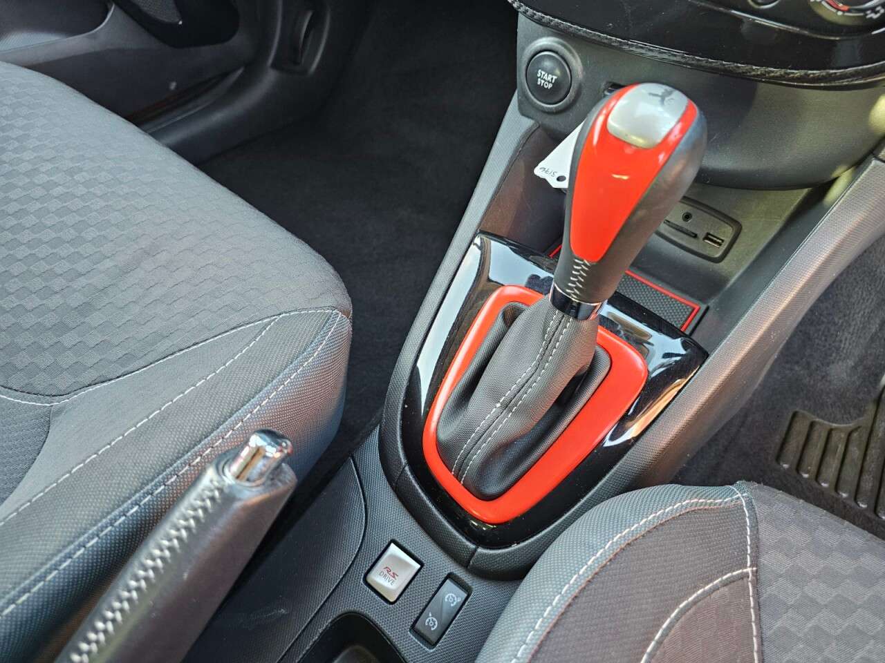 2014 RENAULT CLIO 2014 RENAULT CLIO