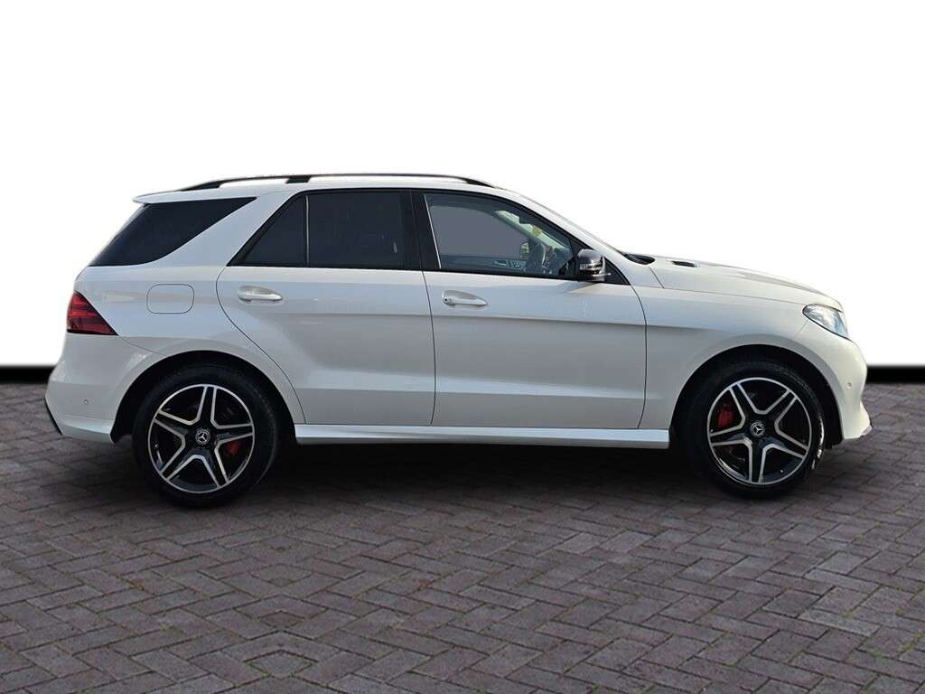 A 2017 MERCEDES-BENZ GLE 3.0 GLE350d V6 AMG Line SUV 5dr Diesel G-Tronic 4MATIC Euro 6 (s/s) (258 ps A 2017 MERCEDES-BENZ GLE 3.0 GLE350d V6 AMG Line SUV 5dr Diesel G-Tronic 4MATIC Euro 6 (s/s) (258 ps