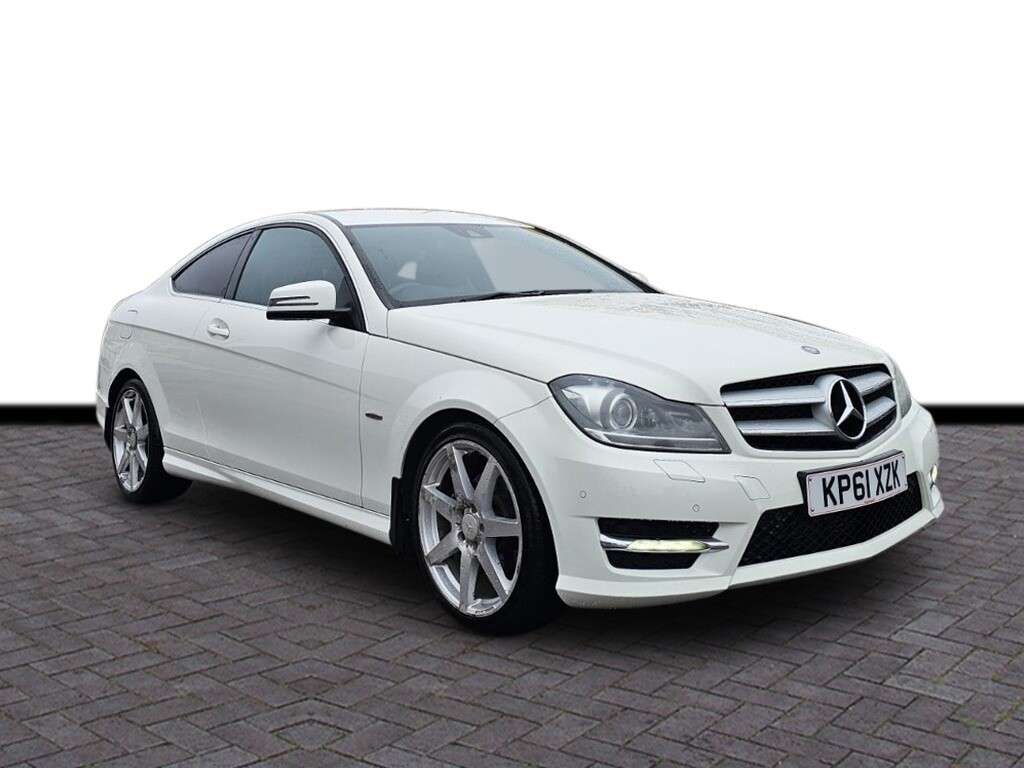 A 2011 MERCEDES-BENZ C-CLASS 2.1 C220 CDI BlueEfficiency AMG Sport Edition 125 Coupe 2dr Diesel G-Tronic A 2011 MERCEDES-BENZ C-CLASS 2.1 C220 CDI BlueEfficiency AMG Sport Edition 125 Coupe 2dr Diesel G-Tronic
