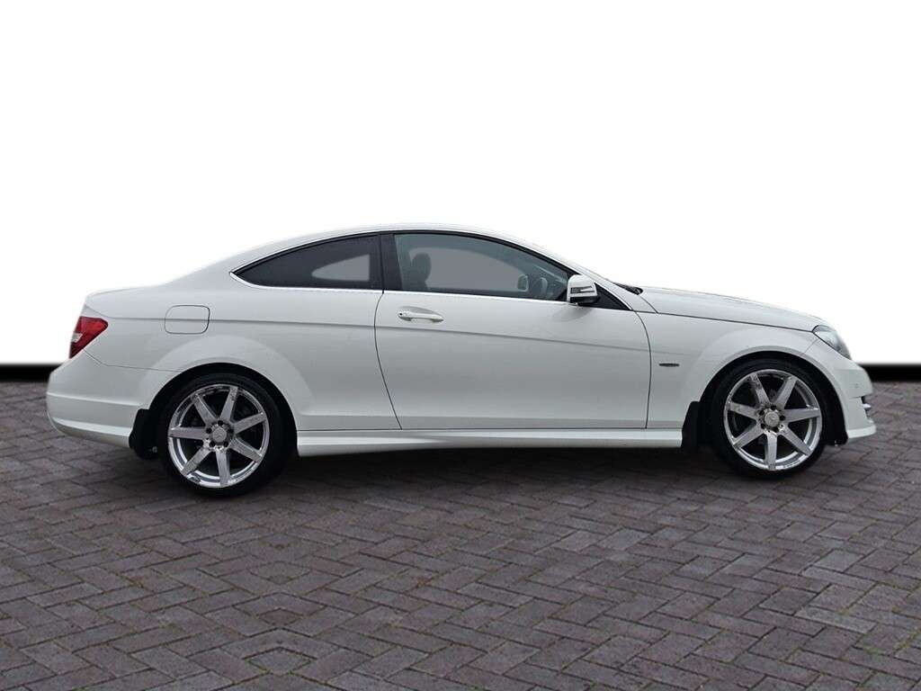 A 2011 MERCEDES-BENZ C-CLASS 2.1 C220 CDI BlueEfficiency AMG Sport Edition 125 Coupe 2dr Diesel G-Tronic A 2011 MERCEDES-BENZ C-CLASS 2.1 C220 CDI BlueEfficiency AMG Sport Edition 125 Coupe 2dr Diesel G-Tronic