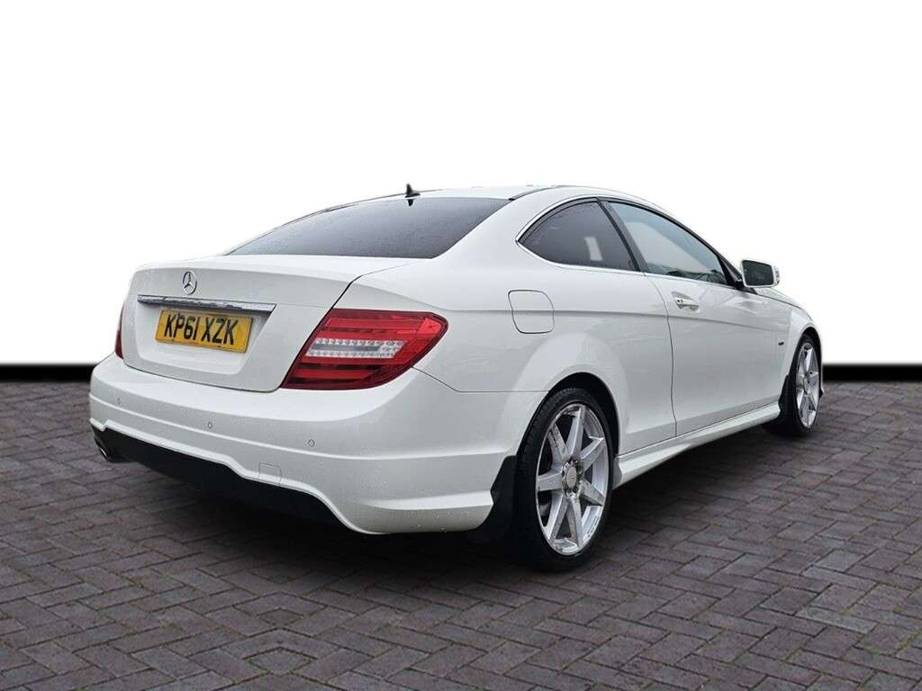 A 2011 MERCEDES-BENZ C-CLASS 2.1 C220 CDI BlueEfficiency AMG Sport Edition 125 Coupe 2dr Diesel G-Tronic A 2011 MERCEDES-BENZ C-CLASS 2.1 C220 CDI BlueEfficiency AMG Sport Edition 125 Coupe 2dr Diesel G-Tronic
