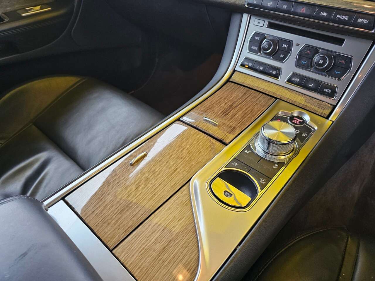 2014 JAGUAR XF 2014 JAGUAR XF