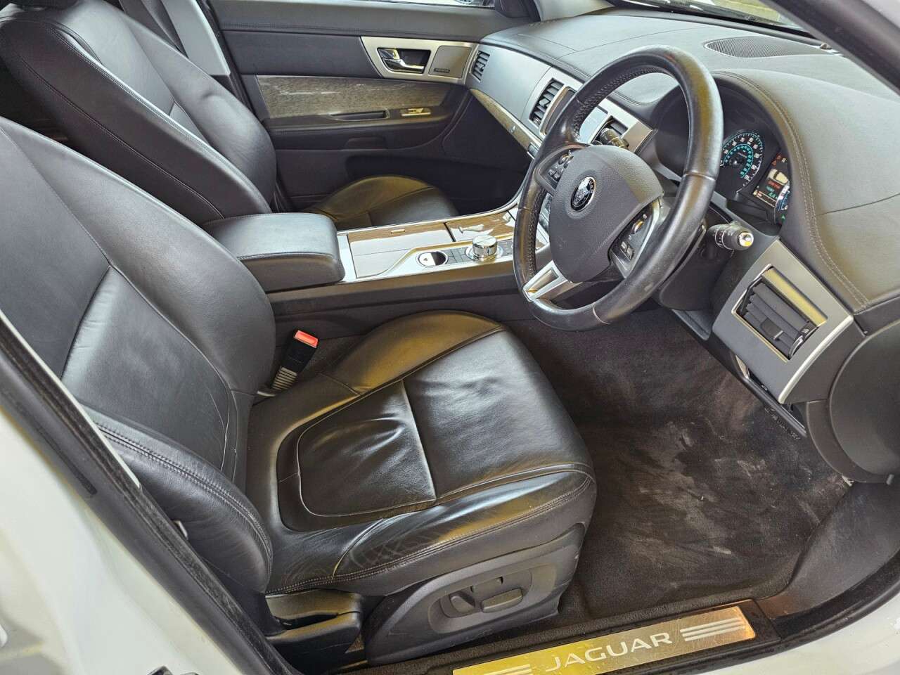 2014 JAGUAR XF 2014 JAGUAR XF