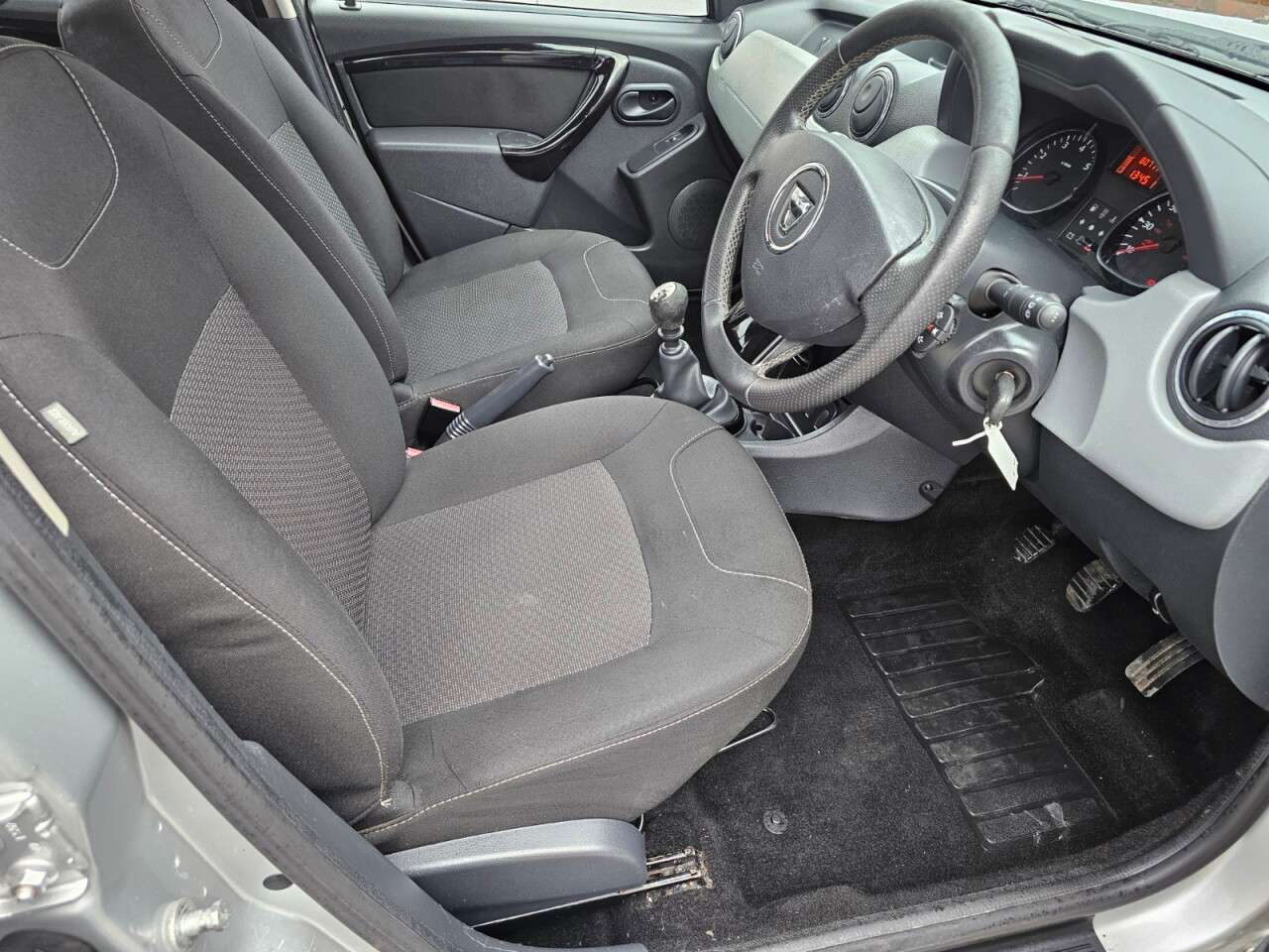 2013 DACIA DUSTER 2013 DACIA DUSTER