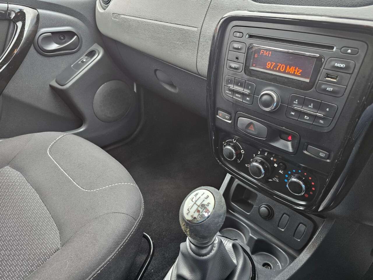 2013 DACIA DUSTER 2013 DACIA DUSTER