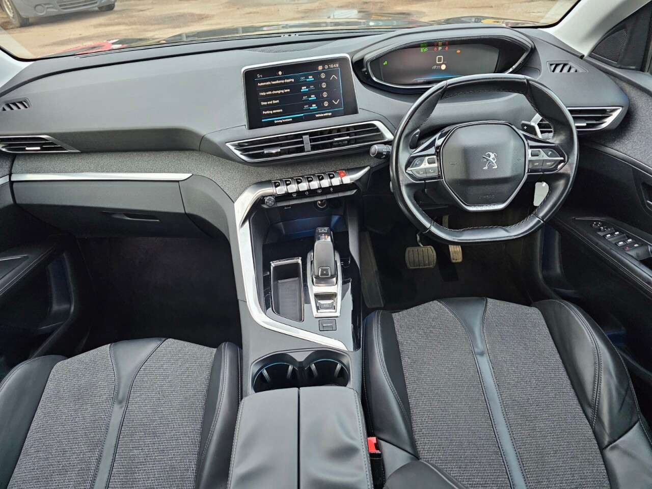 A 2018 PEUGEOT 3008 1.2 PureTech Allure SUV 5dr Petrol EAT Euro 6 (s/s) (130 ps) 6 M warrantty A 2018 PEUGEOT 3008 1.2 PureTech Allure SUV 5dr Petrol EAT Euro 6 (s/s) (130 ps) 6 M warrantty