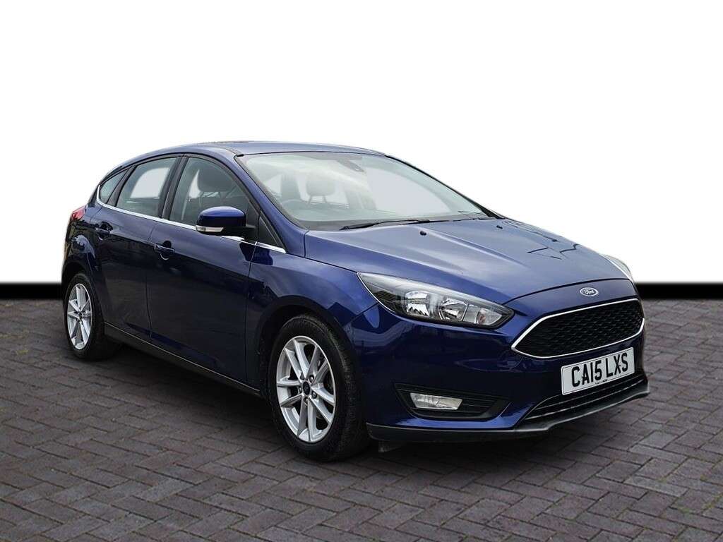 A 2015 FORD FOCUS 1.0T EcoBoost Zetec Hatchback 5dr Petrol Manual Euro 6 (s/s) (100 ps) 6 mon A 2015 FORD FOCUS 1.0T EcoBoost Zetec Hatchback 5dr Petrol Manual Euro 6 (s/s) (100 ps) 6 mon