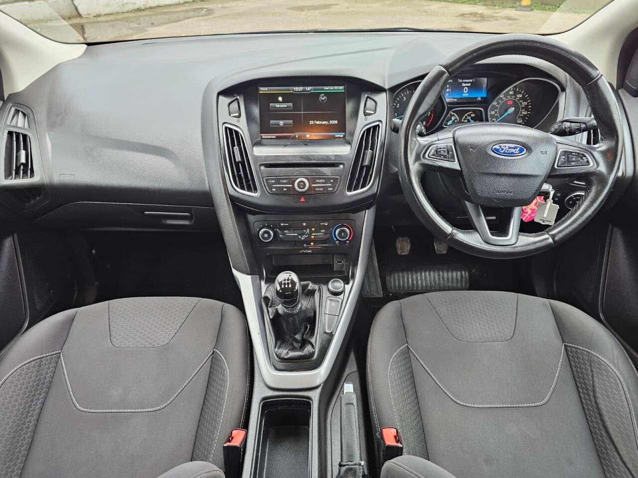 A 2015 FORD FOCUS 1.0T EcoBoost Zetec Hatchback 5dr Petrol Manual Euro 6 (s/s) (100 ps) 6 mon A 2015 FORD FOCUS 1.0T EcoBoost Zetec Hatchback 5dr Petrol Manual Euro 6 (s/s) (100 ps) 6 mon