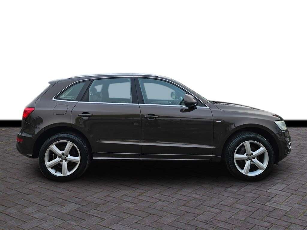A 2013 AUDI Q5 2.0 TDI S line SUV 5dr Diesel S Tronic quattro Euro 5 (s/s) (177 ps) 6 M wa A 2013 AUDI Q5 2.0 TDI S line SUV 5dr Diesel S Tronic quattro Euro 5 (s/s) (177 ps) 6 M wa