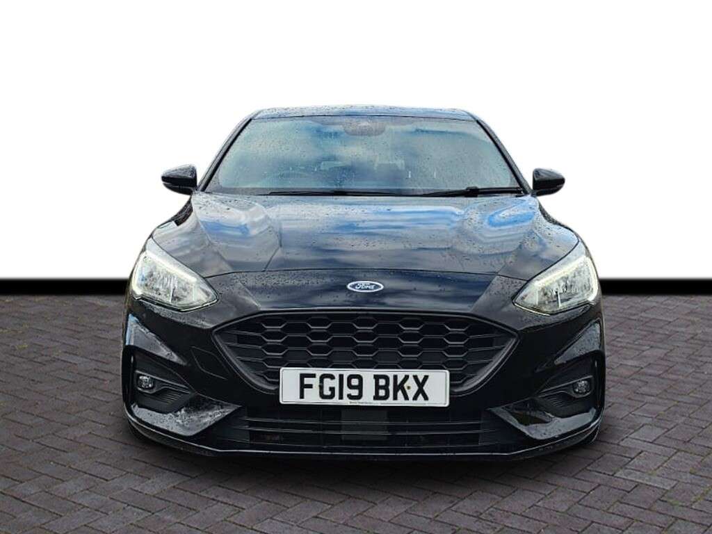A 2019 FORD FOCUS 1.0T EcoBoost ST-Line Hatchback 5dr Petrol Manual Euro 6 (s/s) (125 ps) 6 m A 2019 FORD FOCUS 1.0T EcoBoost ST-Line Hatchback 5dr Petrol Manual Euro 6 (s/s) (125 ps) 6 m