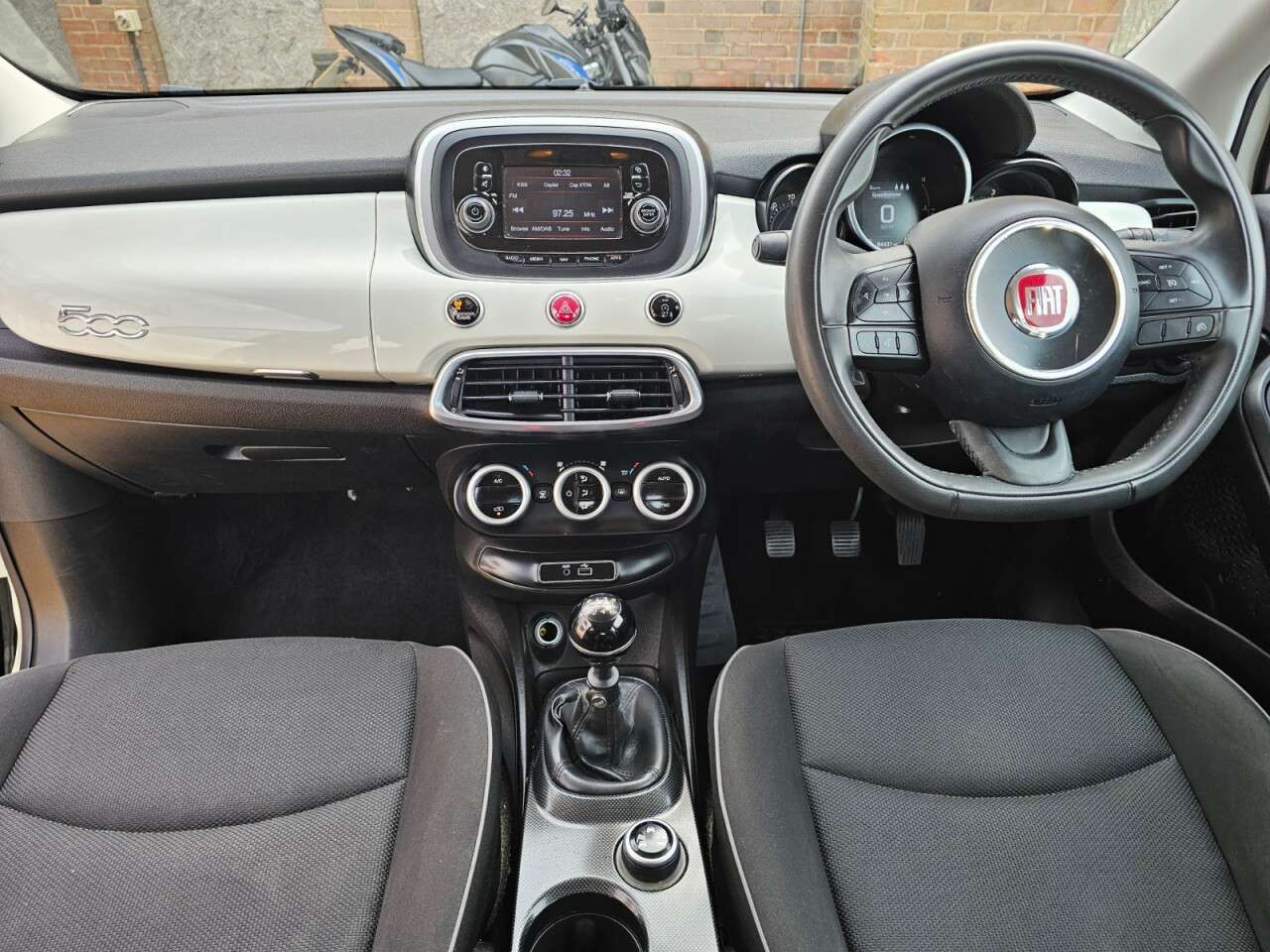 A 2016 FIAT 500X 1.6 MultiJetII Pop Star SUV 5dr Diesel Manual Euro 6 (s/s) (120 ps) 6 month A 2016 FIAT 500X 1.6 MultiJetII Pop Star SUV 5dr Diesel Manual Euro 6 (s/s) (120 ps) 6 month