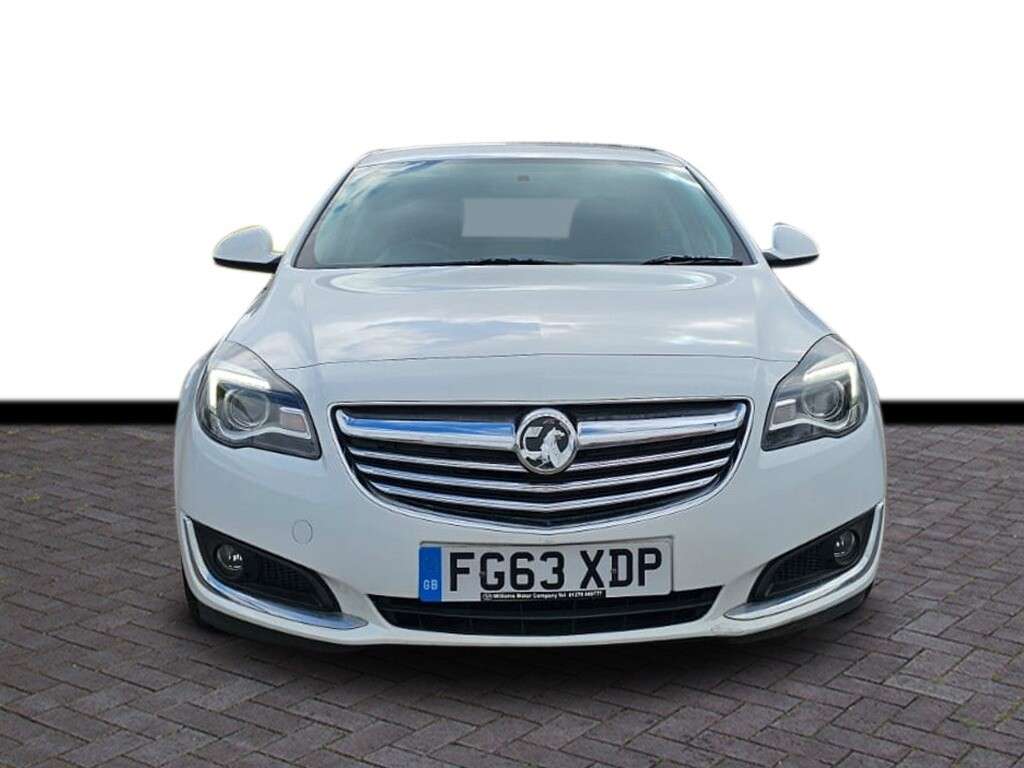 A 2013 VAUXHALL INSIGNIA 1.8 16V SRi Hatchback 5dr Petrol Manual Euro 5 (140 ps) A 2013 VAUXHALL INSIGNIA 1.8 16V SRi Hatchback 5dr Petrol Manual Euro 5 (140 ps)