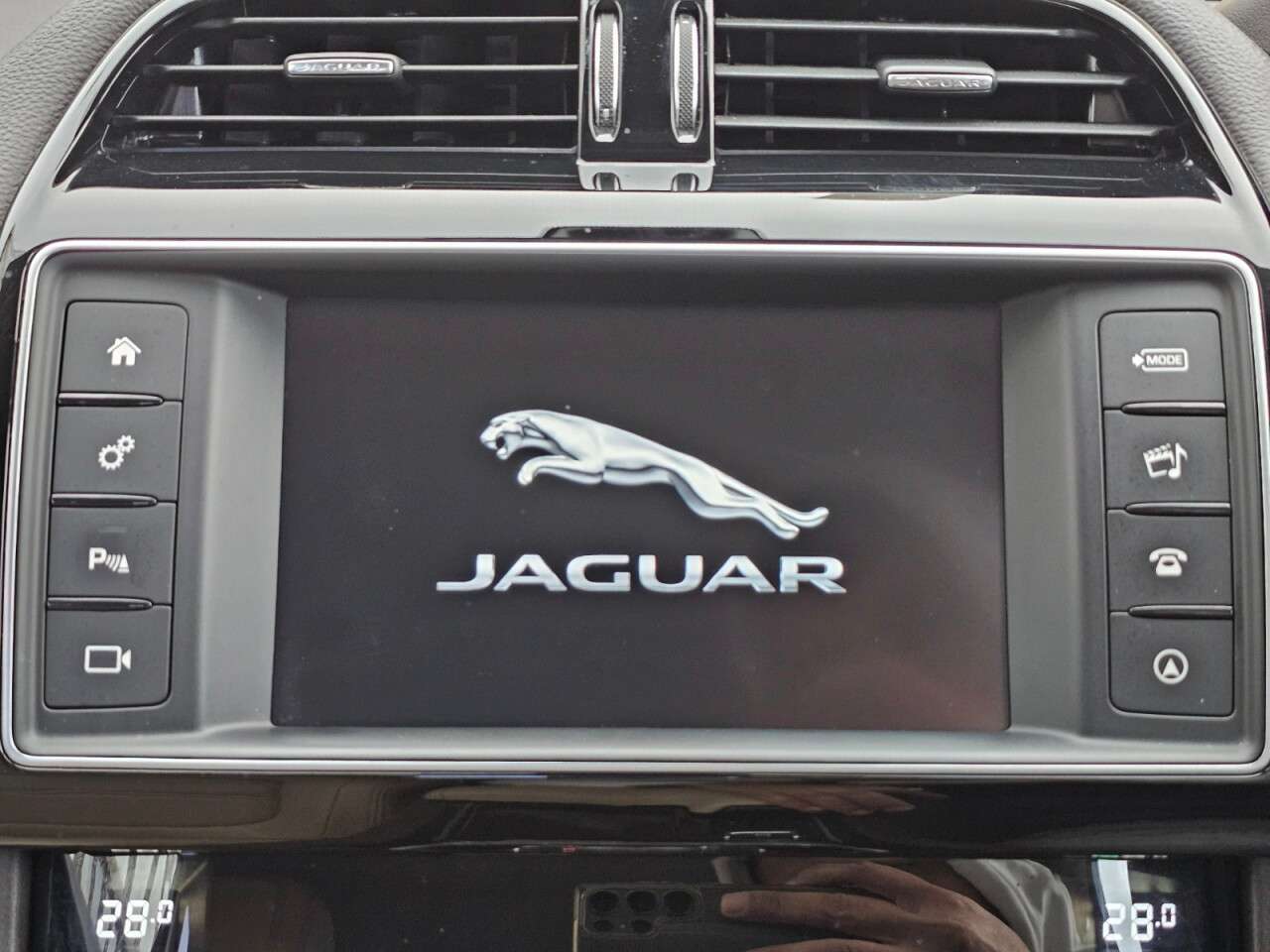 2017 JAGUAR F-PACE 2017 JAGUAR F-PACE