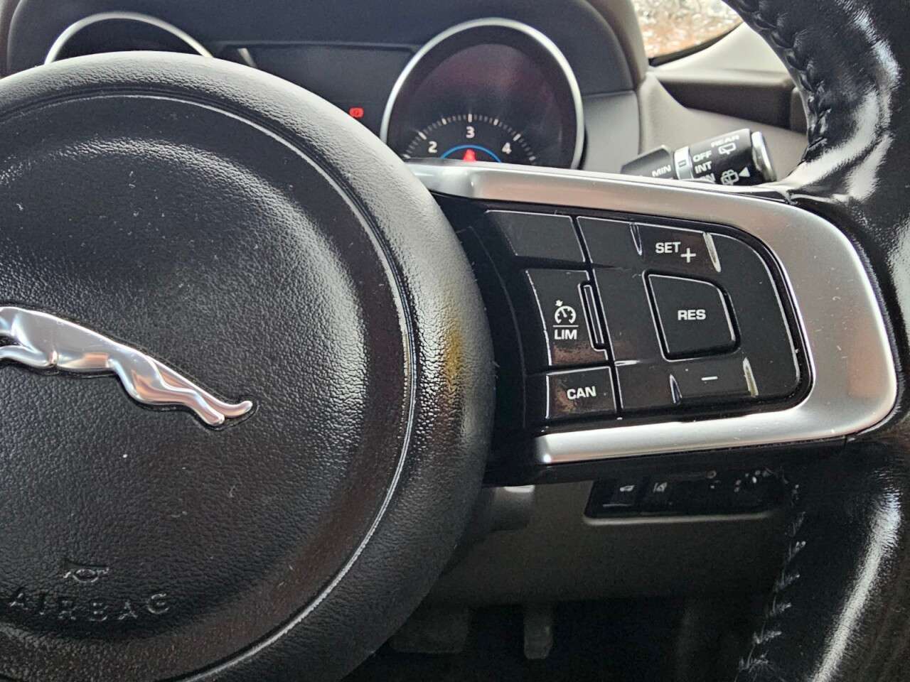 2017 JAGUAR F-PACE 2017 JAGUAR F-PACE