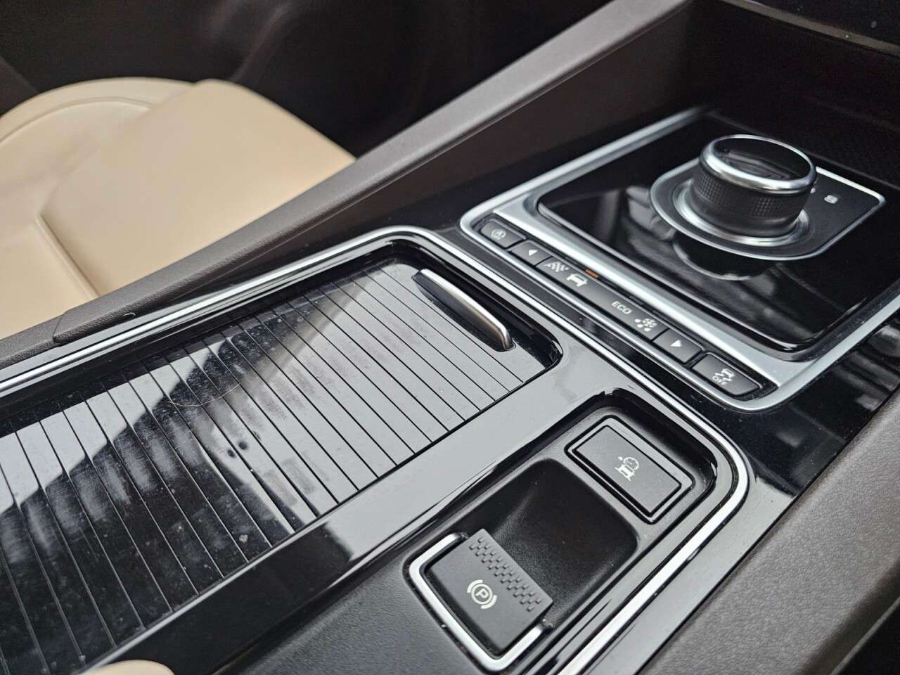 2017 JAGUAR F-PACE 2017 JAGUAR F-PACE