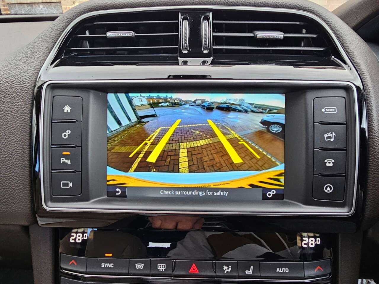 2017 JAGUAR F-PACE 2017 JAGUAR F-PACE