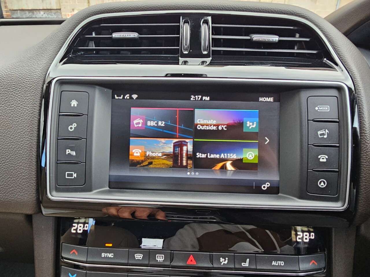 2017 JAGUAR F-PACE 2017 JAGUAR F-PACE