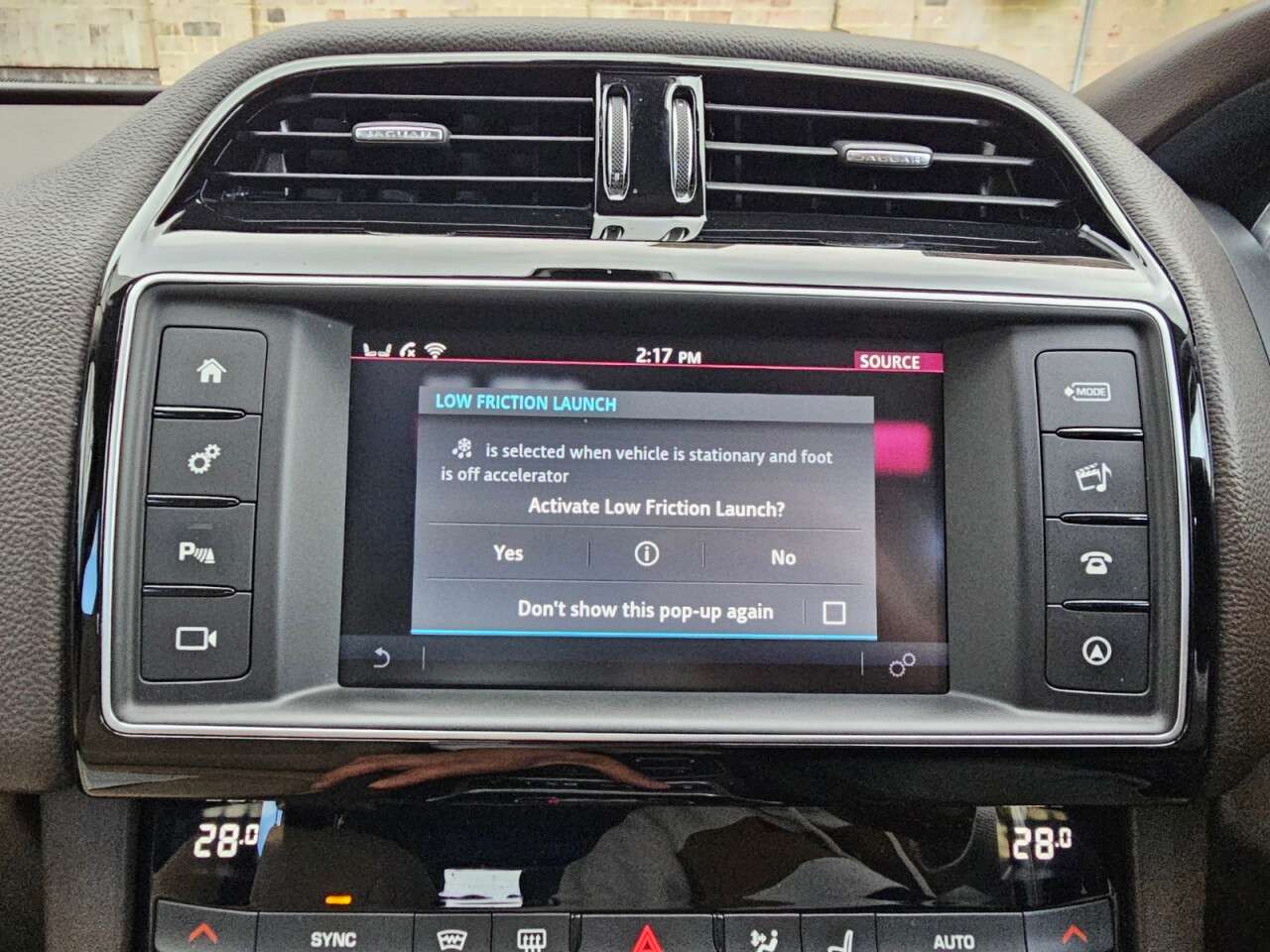 2017 JAGUAR F-PACE 2017 JAGUAR F-PACE