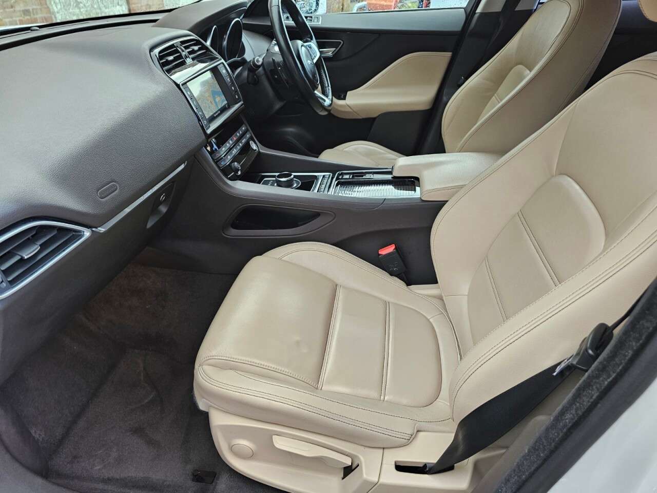 2017 JAGUAR F-PACE 2017 JAGUAR F-PACE