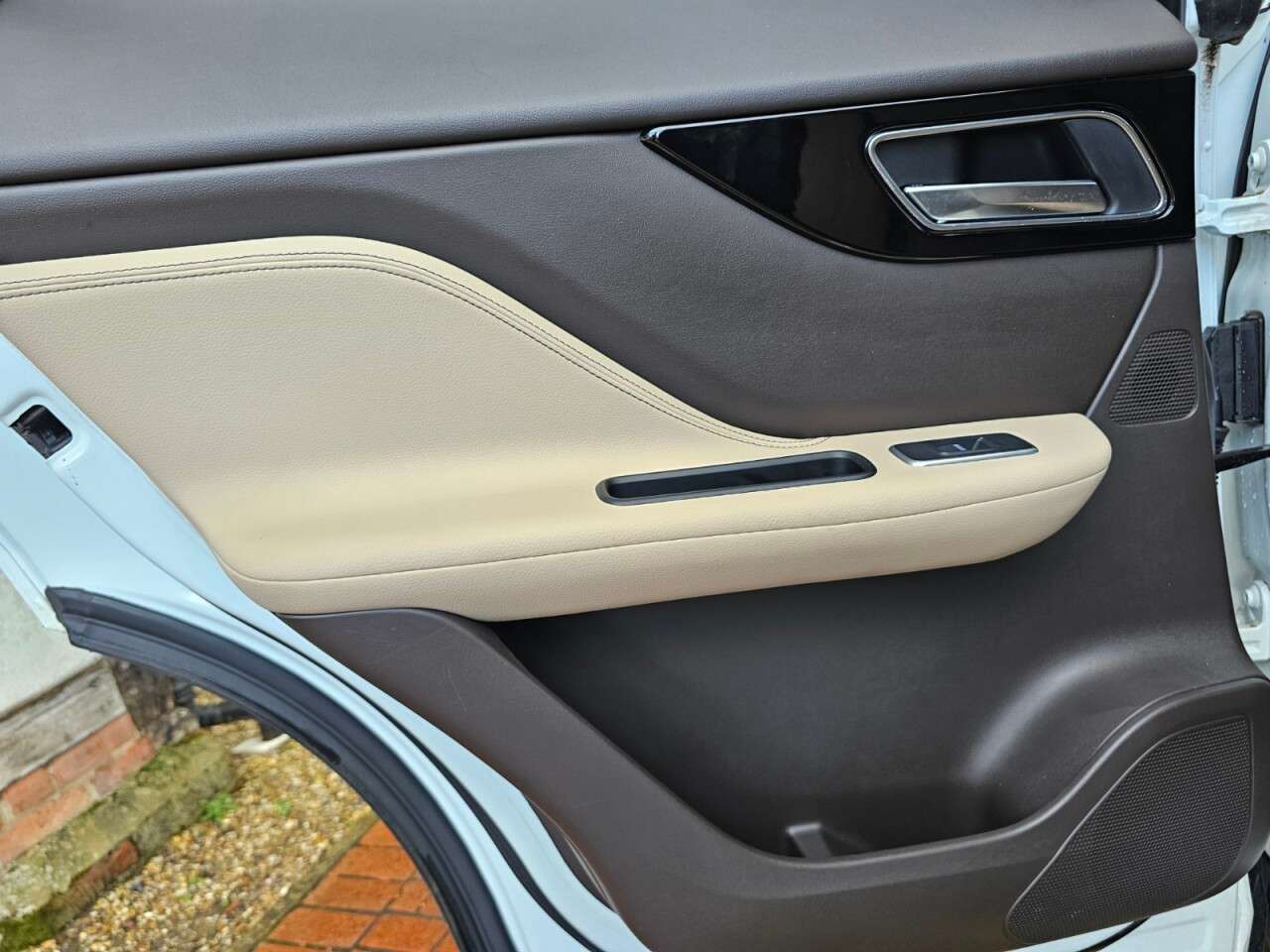 2017 JAGUAR F-PACE 2017 JAGUAR F-PACE