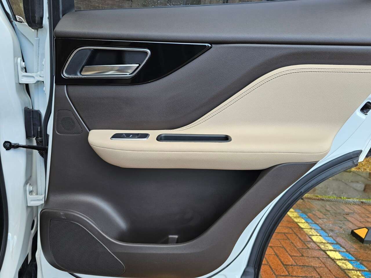 2017 JAGUAR F-PACE 2017 JAGUAR F-PACE