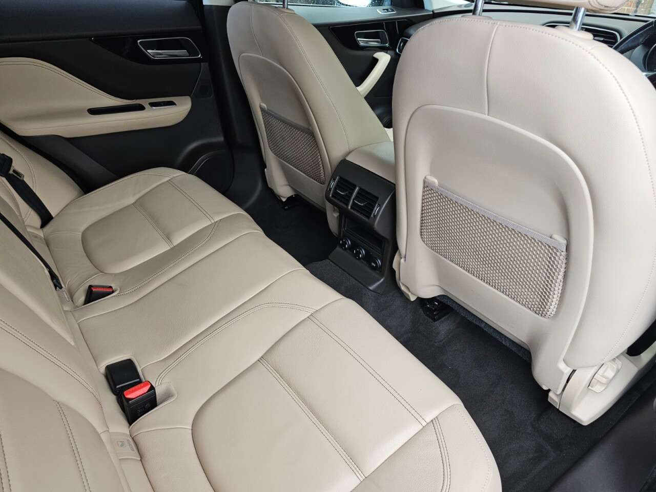 2017 JAGUAR F-PACE 2017 JAGUAR F-PACE