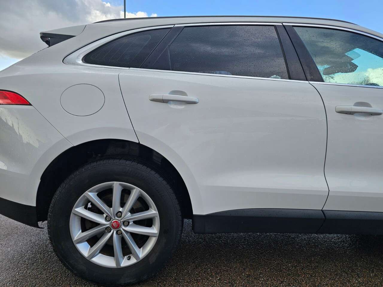 2017 JAGUAR F-PACE 2017 JAGUAR F-PACE