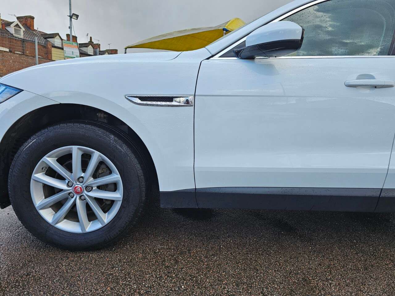 2017 JAGUAR F-PACE 2017 JAGUAR F-PACE