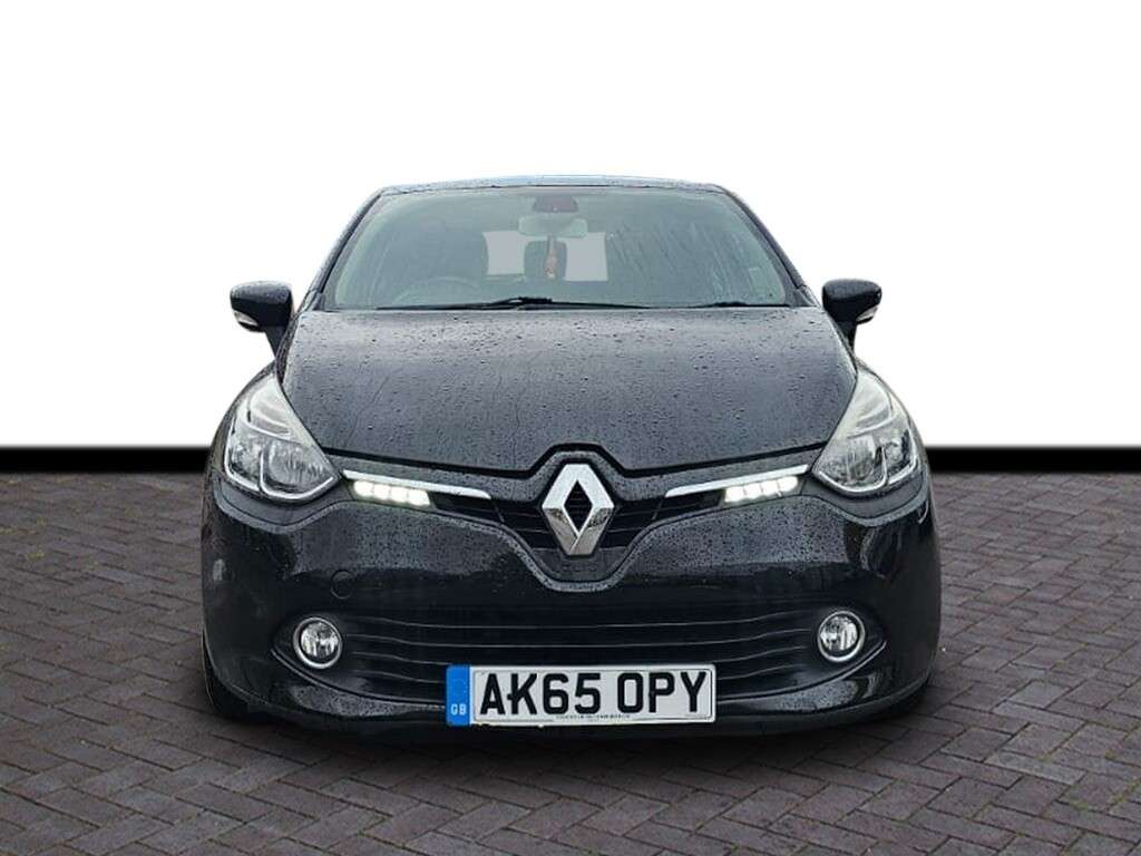 A 2015 RENAULT CLIO 1.5 dCi Dynamique MediaNav Hatchback 5dr Diesel Manual Euro 5 (s/s) (90 ps) A 2015 RENAULT CLIO 1.5 dCi Dynamique MediaNav Hatchback 5dr Diesel Manual Euro 5 (s/s) (90 ps)