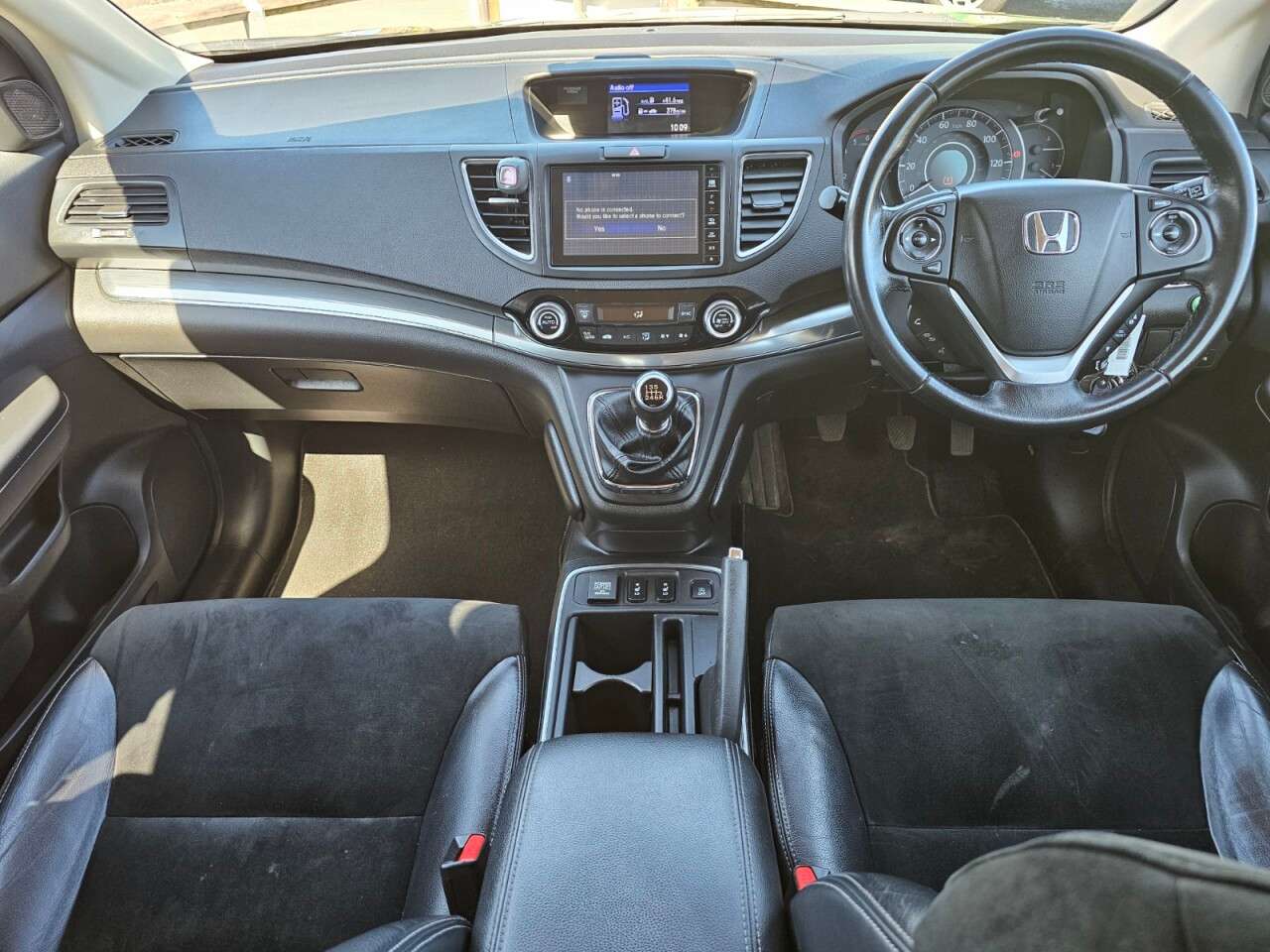 A 2017 HONDA CR-V 1.6 i-DTEC SR SUV 5dr Diesel Manual Euro 6 (s/s) (120 ps) 6 M warranty £100 A 2017 HONDA CR-V 1.6 i-DTEC SR SUV 5dr Diesel Manual Euro 6 (s/s) (120 ps) 6 M warranty £100