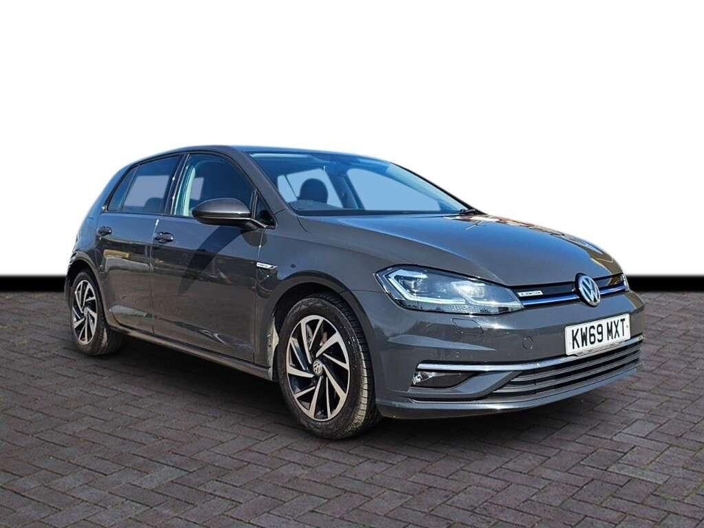 A 2019 VOLKSWAGEN GOLF 1.5 TSI EVO Match Edition Hatchback 5dr Petrol Manual Euro 6 (s/s) (130 ps) A 2019 VOLKSWAGEN GOLF 1.5 TSI EVO Match Edition Hatchback 5dr Petrol Manual Euro 6 (s/s) (130 ps)