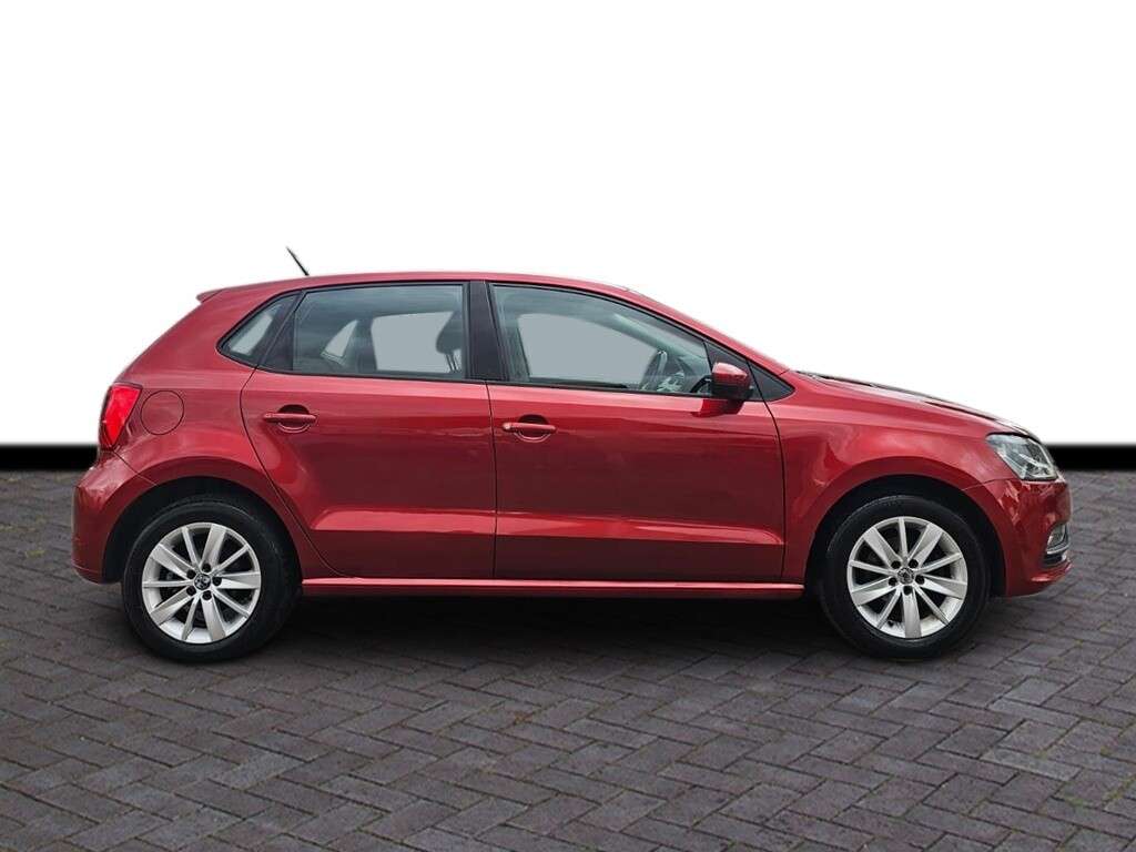 A 2015 VOLKSWAGEN POLO 1.2 TSI BlueMotion Tech SE Hatchback 5dr Petrol Manual Euro 6 (s/s) (90 ps) A 2015 VOLKSWAGEN POLO 1.2 TSI BlueMotion Tech SE Hatchback 5dr Petrol Manual Euro 6 (s/s) (90 ps)