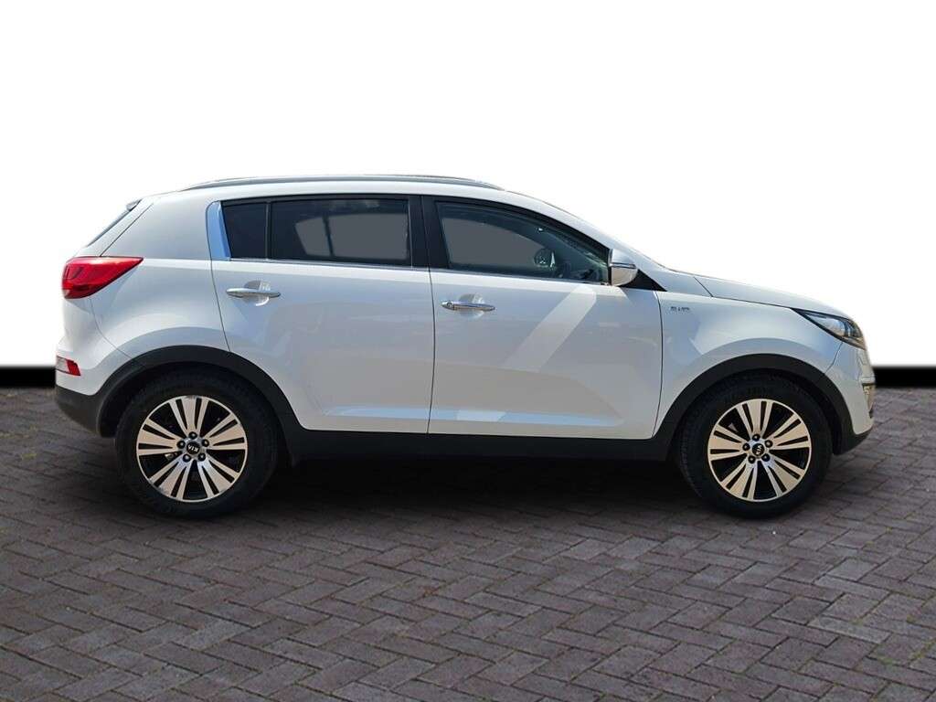 A 2015 KIA SPORTAGE 2.0 CRDi KX-3 SUV 5dr Diesel Auto AWD Euro 5 (134 bhp) 6 months warranty £1 A 2015 KIA SPORTAGE 2.0 CRDi KX-3 SUV 5dr Diesel Auto AWD Euro 5 (134 bhp) 6 months warranty £1