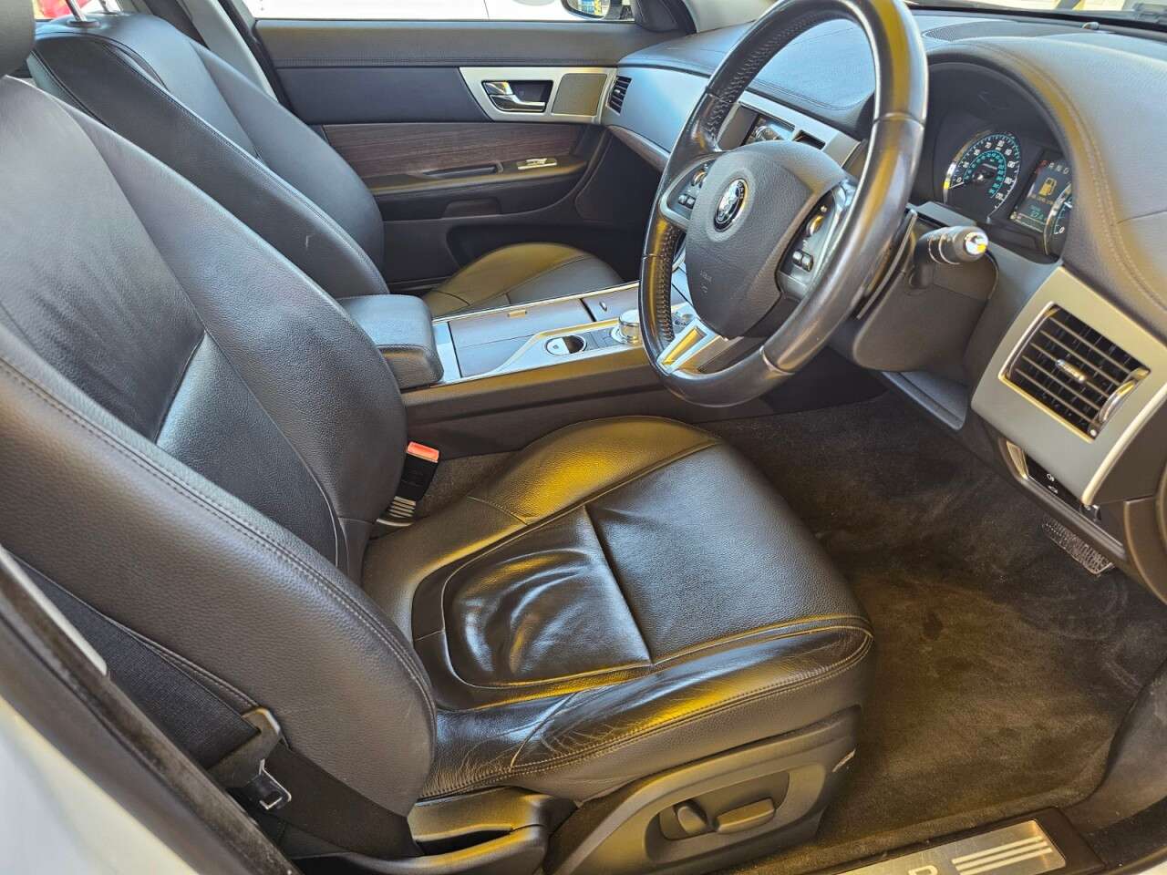 2014 JAGUAR XF 2014 JAGUAR XF