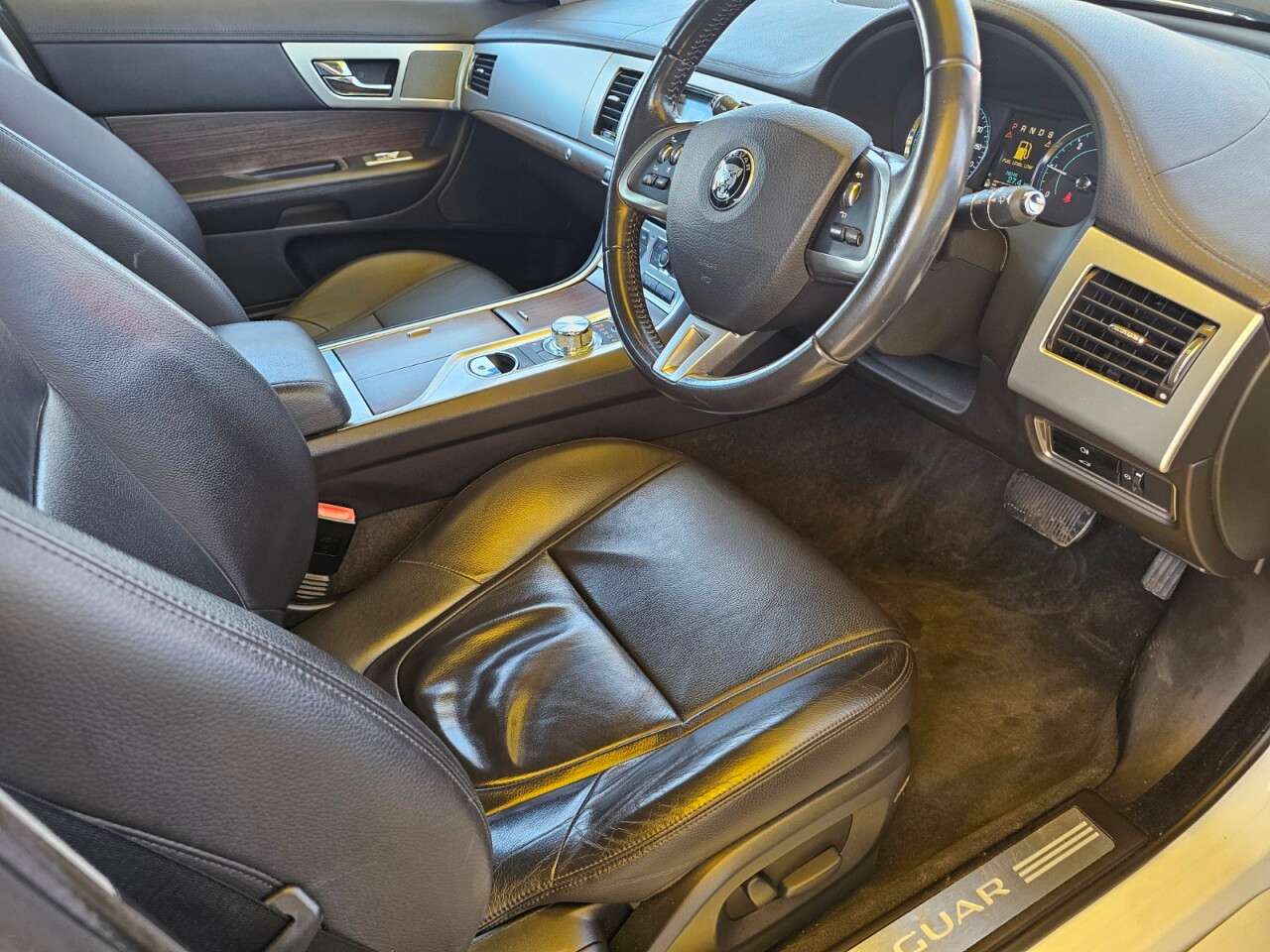 2014 JAGUAR XF 2014 JAGUAR XF