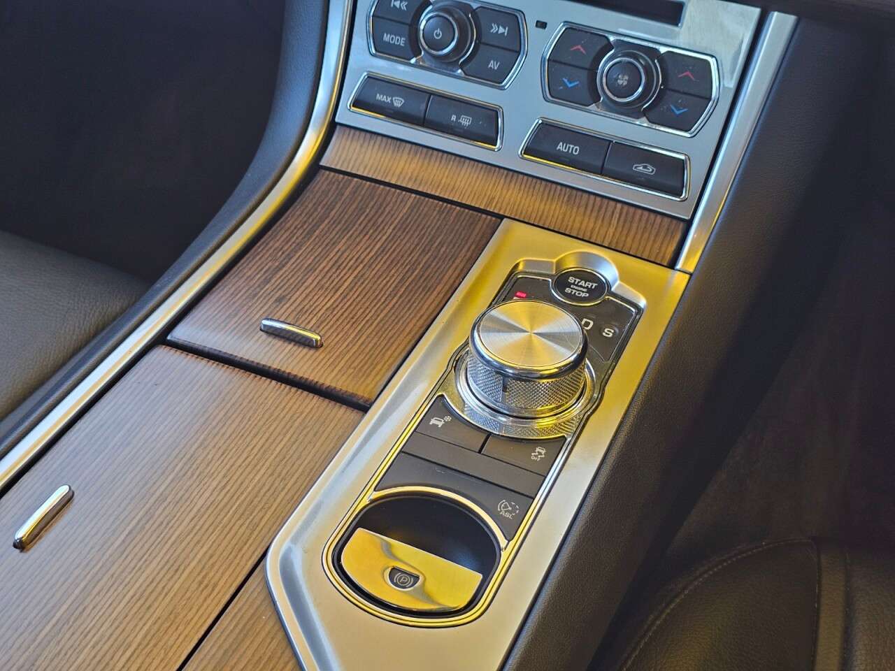 2014 JAGUAR XF 2014 JAGUAR XF