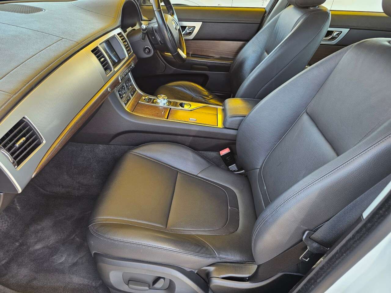 2014 JAGUAR XF 2014 JAGUAR XF