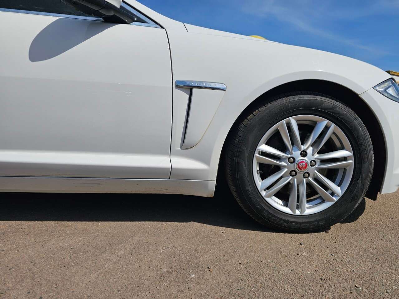 2014 JAGUAR XF 2014 JAGUAR XF