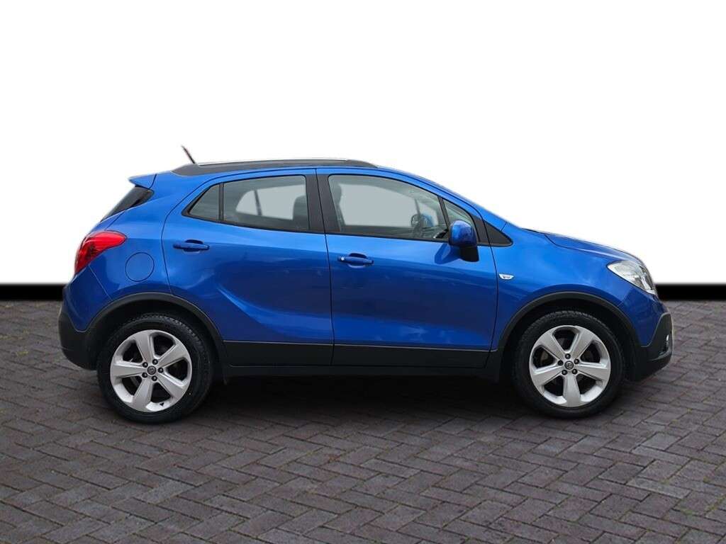 A 2014 VAUXHALL MOKKA 1.7 CDTi Exclusiv SUV 5dr Diesel Manual 4WD Euro 5 (s/s) (130 ps) A 2014 VAUXHALL MOKKA 1.7 CDTi Exclusiv SUV 5dr Diesel Manual 4WD Euro 5 (s/s) (130 ps)
