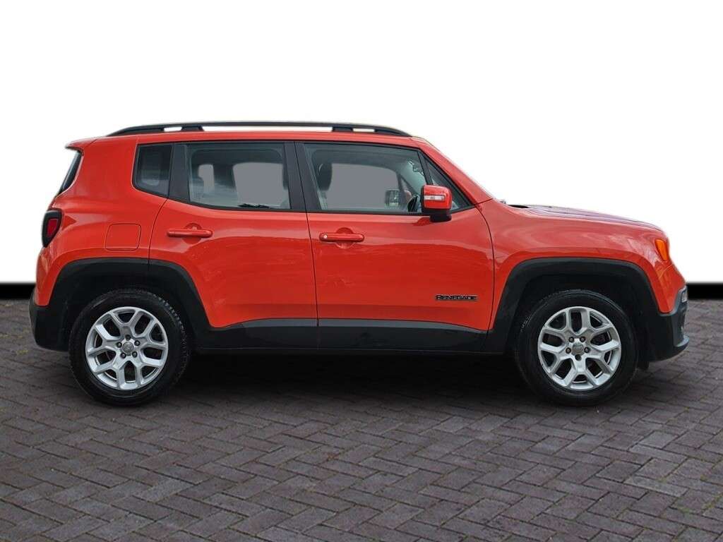 A 2015 JEEP RENEGADE 1.6 E-TorQ Longitude SUV 5dr Petrol Manual Euro 6 (s/s) (110 ps) 6 months w A 2015 JEEP RENEGADE 1.6 E-TorQ Longitude SUV 5dr Petrol Manual Euro 6 (s/s) (110 ps) 6 months w