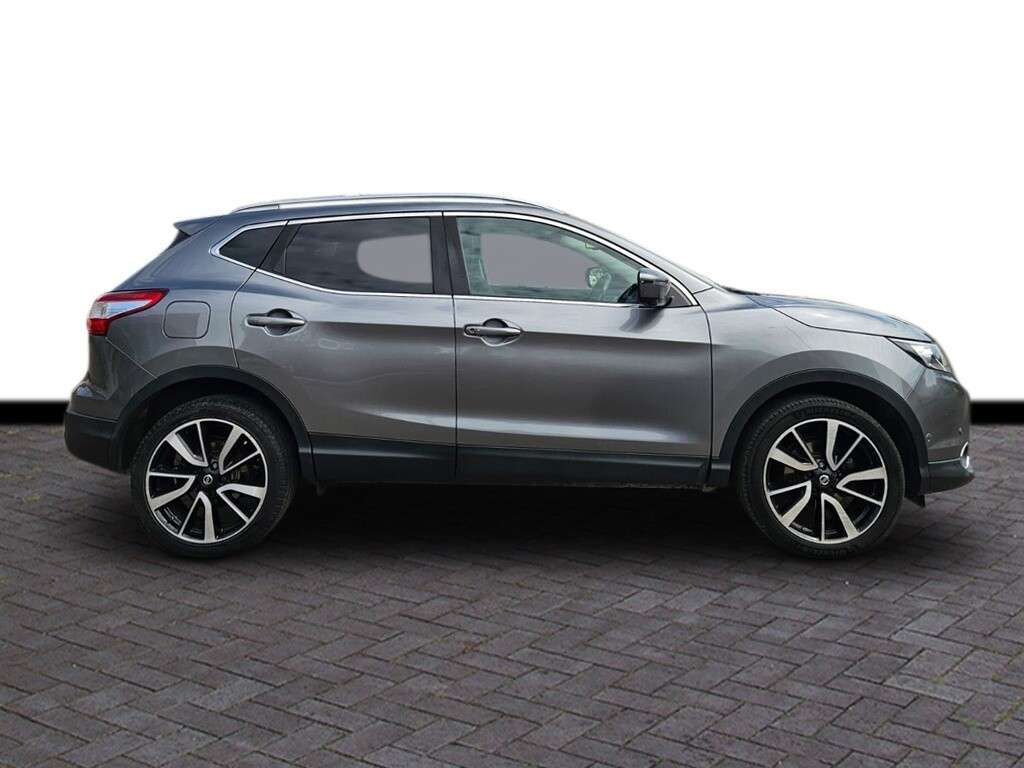A 2016 NISSAN QASHQAI 1.5 dCi Tekna SUV 5dr Diesel Manual 2WD Euro 6 (s/s) (110 ps) 6 months warr A 2016 NISSAN QASHQAI 1.5 dCi Tekna SUV 5dr Diesel Manual 2WD Euro 6 (s/s) (110 ps) 6 months warr