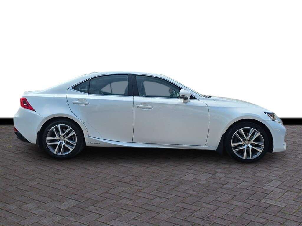A 2018 LEXUS IS 2.5 300h Advance Saloon 4dr Petrol Hybrid E-CVT Euro 6 (s/s) (223 ps) A 2018 LEXUS IS 2.5 300h Advance Saloon 4dr Petrol Hybrid E-CVT Euro 6 (s/s) (223 ps)