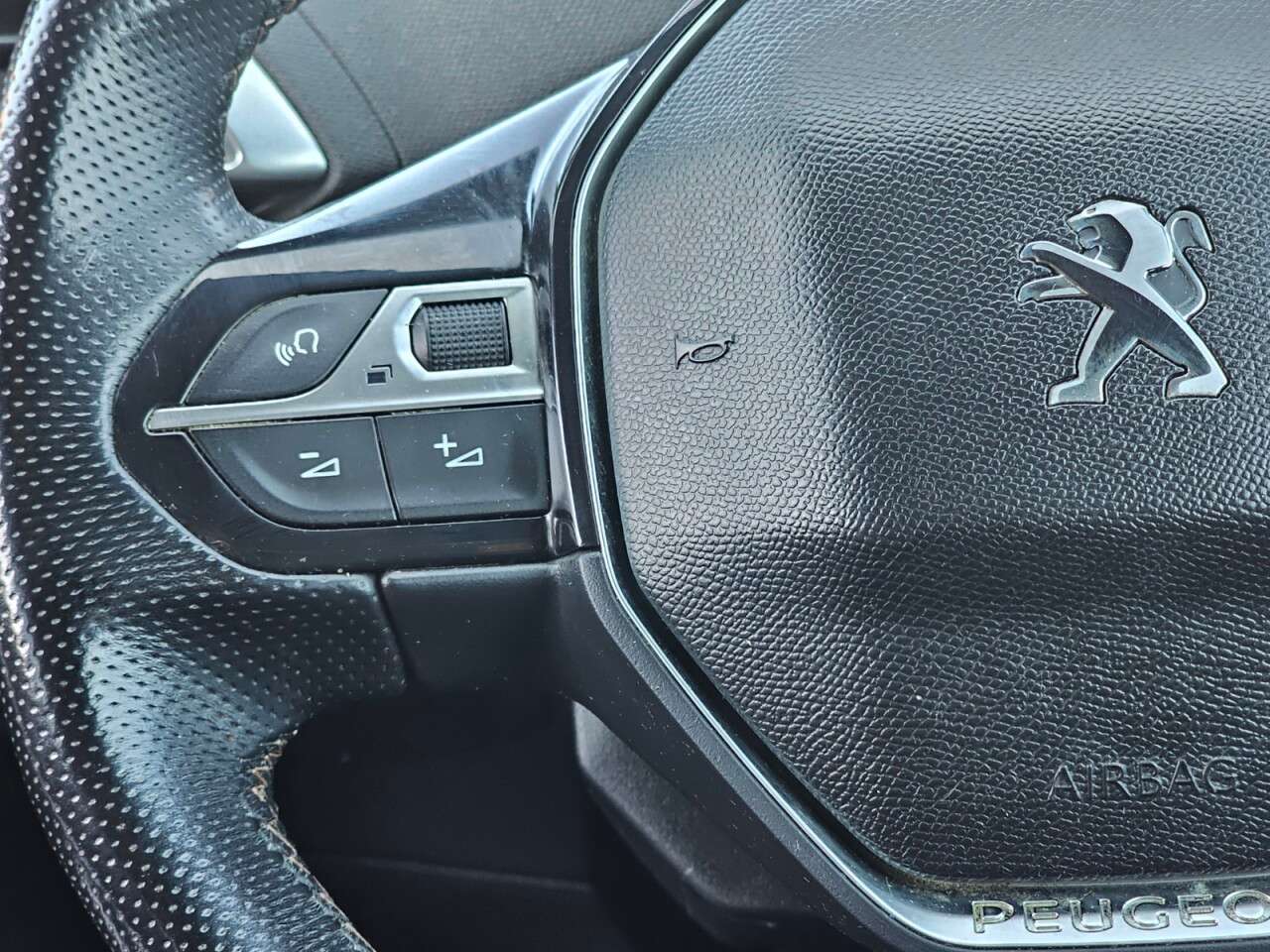 2019 PEUGEOT 3008 2019 PEUGEOT 3008