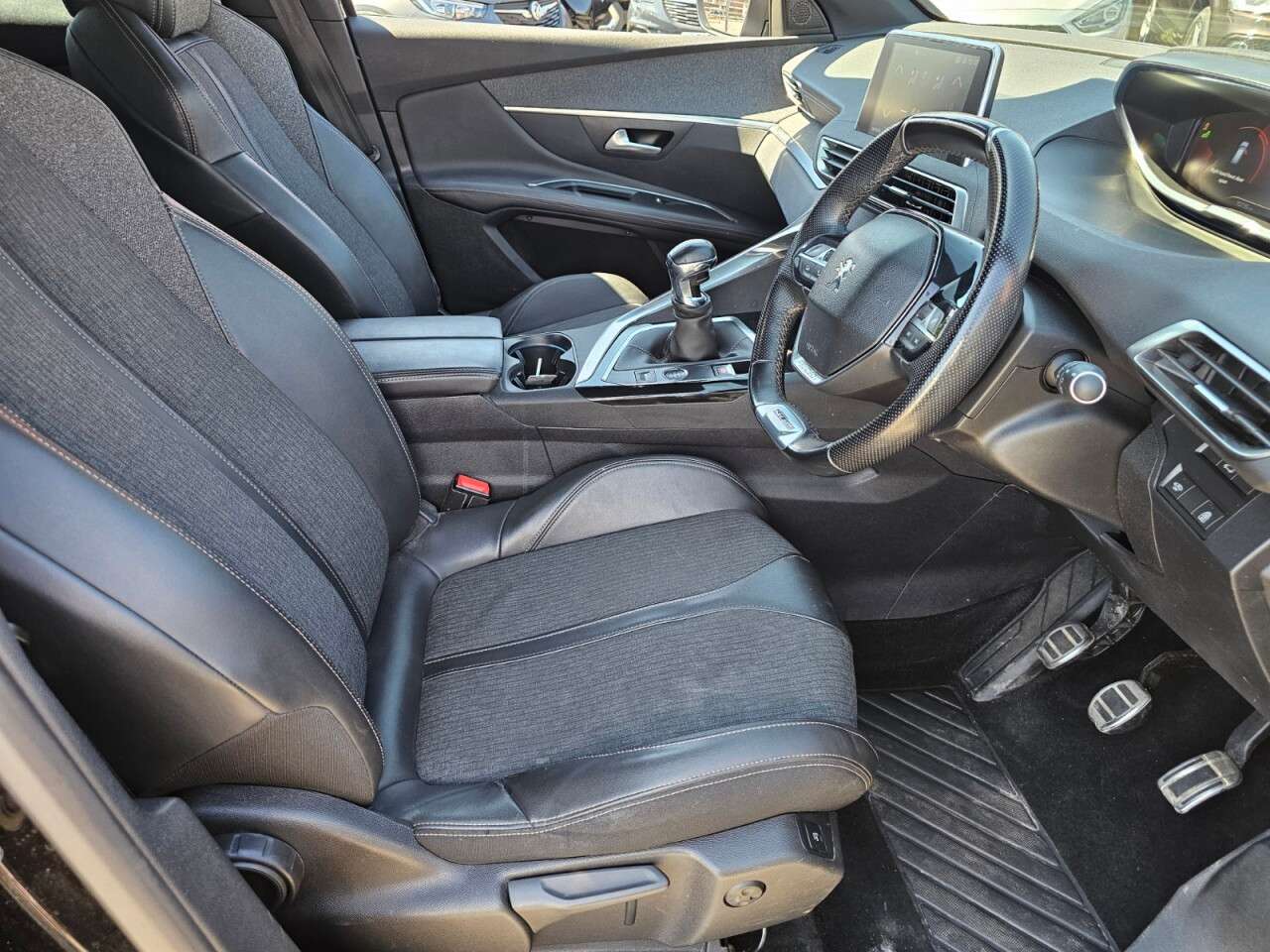 2019 PEUGEOT 3008 2019 PEUGEOT 3008